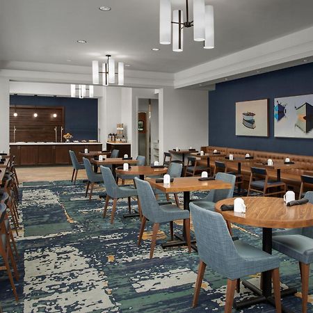 Hilton Garden Inn Portsmouth Downtown Exterior photo