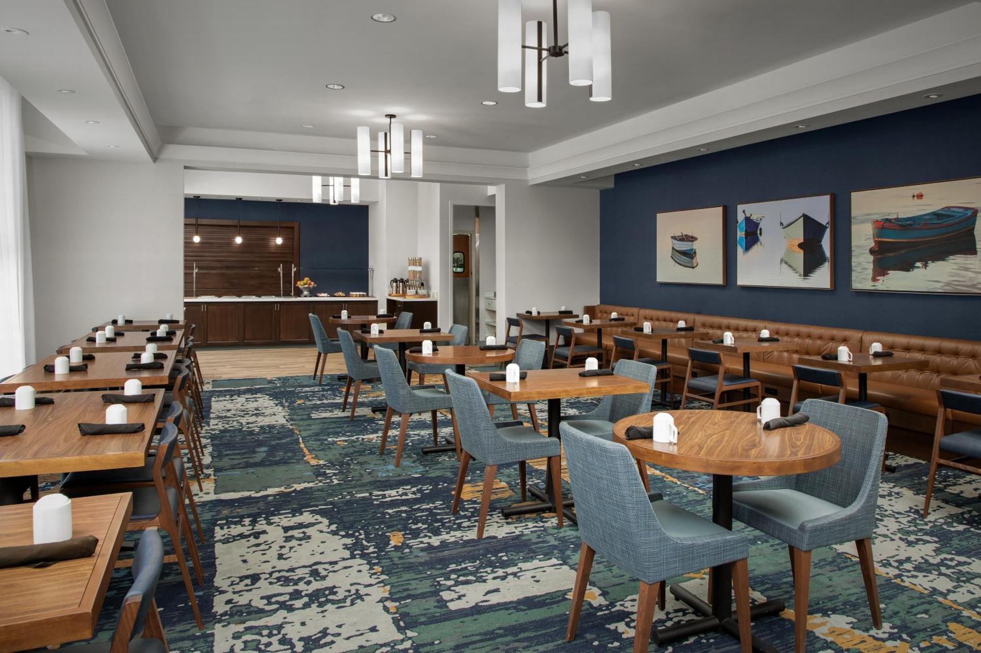 Hilton Garden Inn Portsmouth Downtown Exterior photo